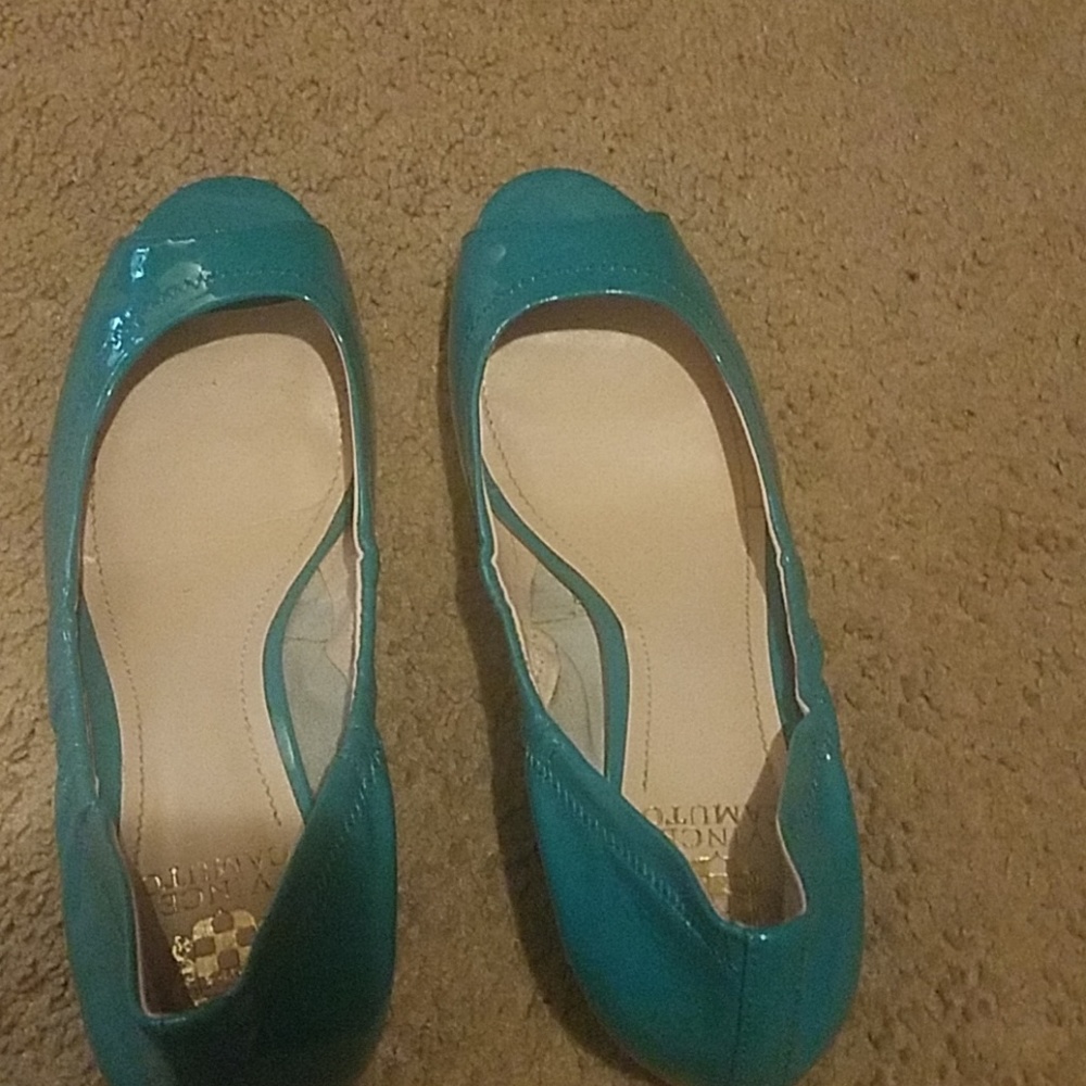 Vince Camuto wedges, teal color